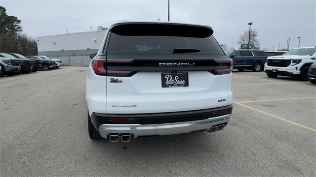 GMC Acadia Vehicle Full-screen Gallery Image 07