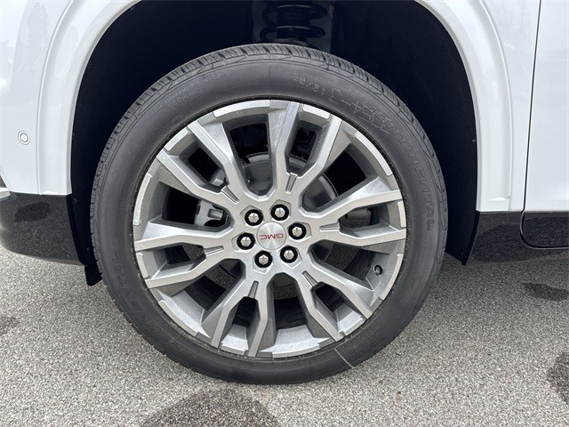 GMC Acadia Vehicle Full-screen Gallery Image 10