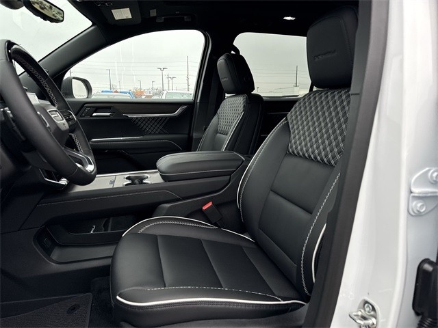 GMC Acadia Vehicle Full-screen Gallery Image 11