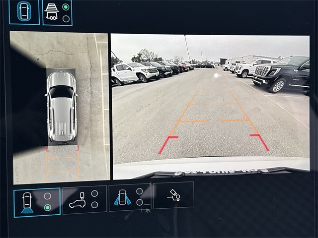 GMC Acadia Vehicle Full-screen Gallery Image 17