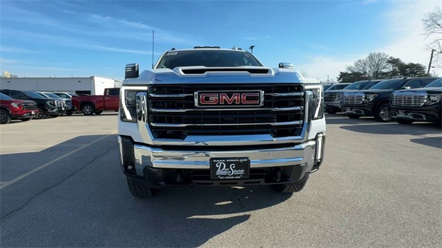 GMC Sierra 3500HD Vehicle Full-screen Gallery Image 03