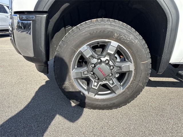 GMC Sierra 3500HD Vehicle Full-screen Gallery Image 10