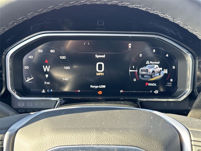 GMC Sierra 3500HD Vehicle Full-screen Gallery Image 15