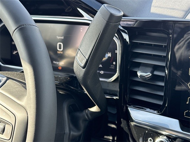 GMC Sierra 3500HD Vehicle Full-screen Gallery Image 20