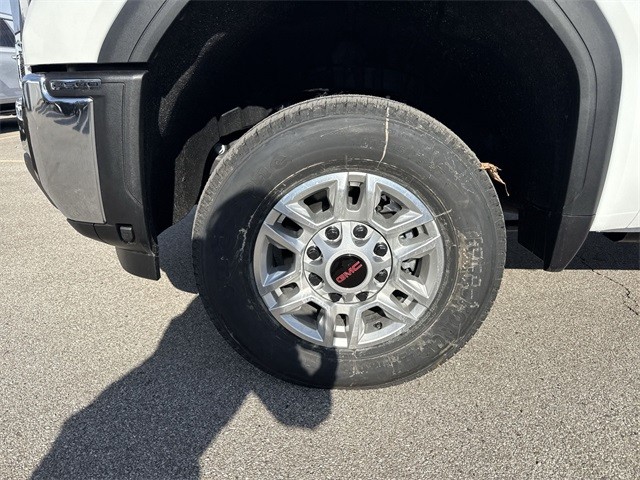 GMC Sierra 2500HD Vehicle Full-screen Gallery Image 10