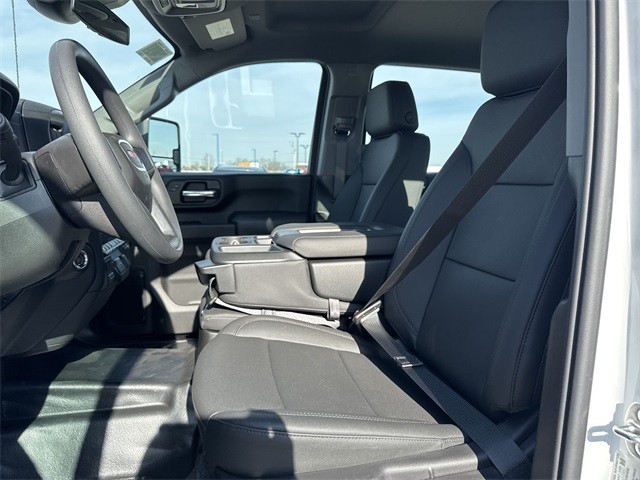 GMC Sierra 2500HD Vehicle Full-screen Gallery Image 11