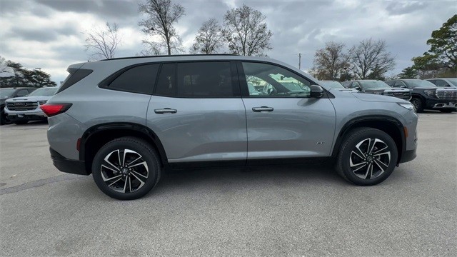 Buick Enclave Vehicle Full-screen Gallery Image 09