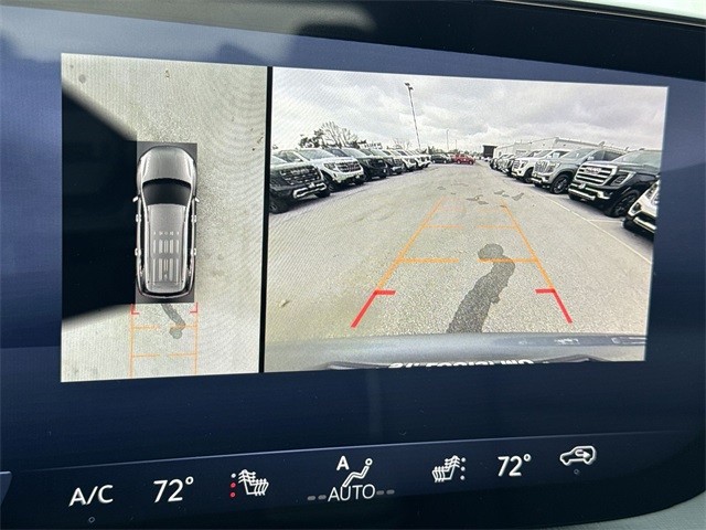 Buick Enclave Vehicle Full-screen Gallery Image 17