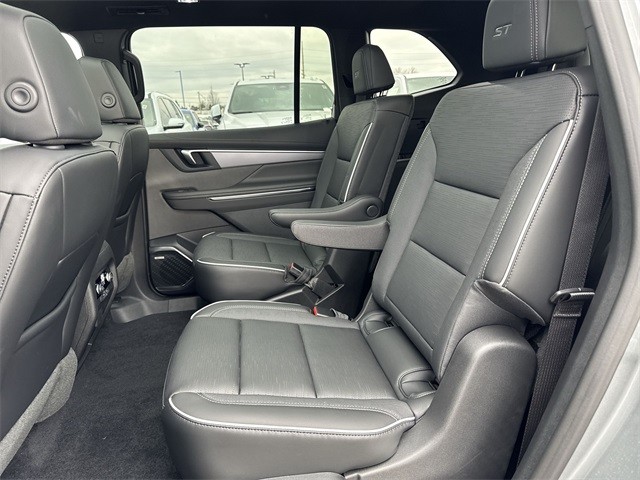 Buick Enclave Vehicle Full-screen Gallery Image 23