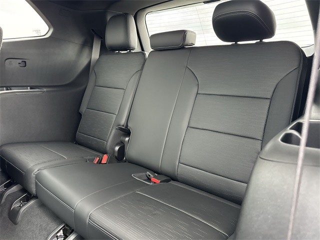 Buick Enclave Vehicle Full-screen Gallery Image 24