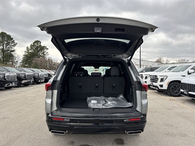 Buick Enclave Vehicle Full-screen Gallery Image 25