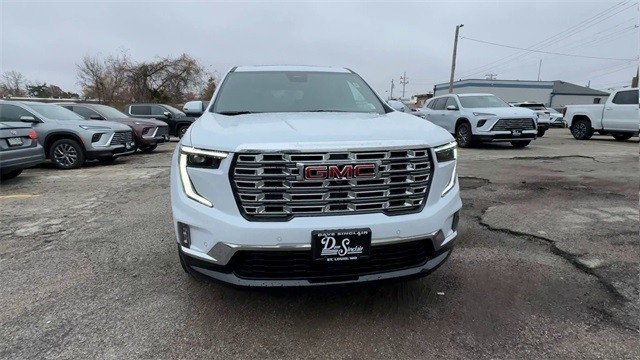 GMC Acadia Vehicle Full-screen Gallery Image 03