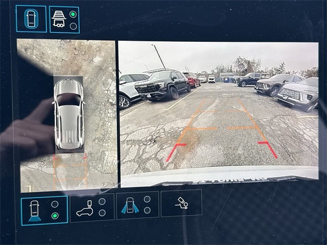 GMC Acadia Vehicle Full-screen Gallery Image 17