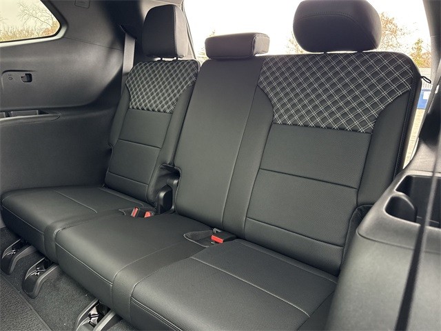 GMC Acadia Vehicle Full-screen Gallery Image 24