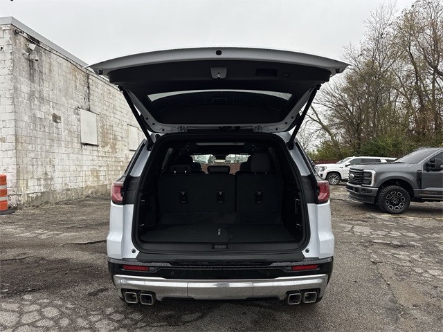 GMC Acadia Vehicle Full-screen Gallery Image 25