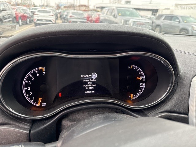 Jeep Grand Cherokee Vehicle Full-screen Gallery Image 10