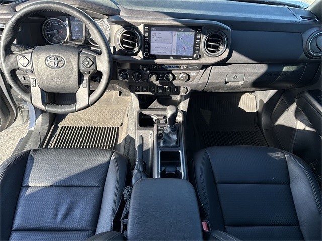 Toyota Tacoma 4WD Vehicle Full-screen Gallery Image 25