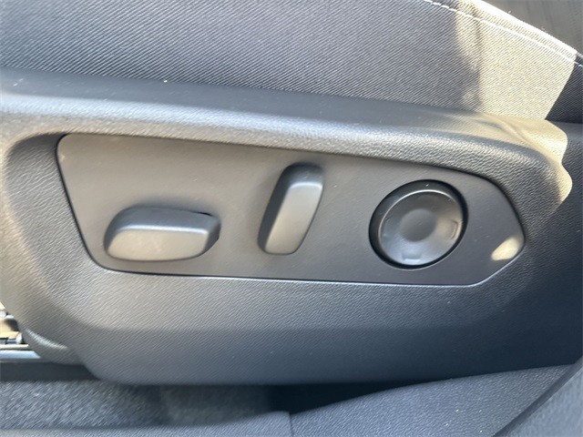 Buick Envision Vehicle Full-screen Gallery Image 12