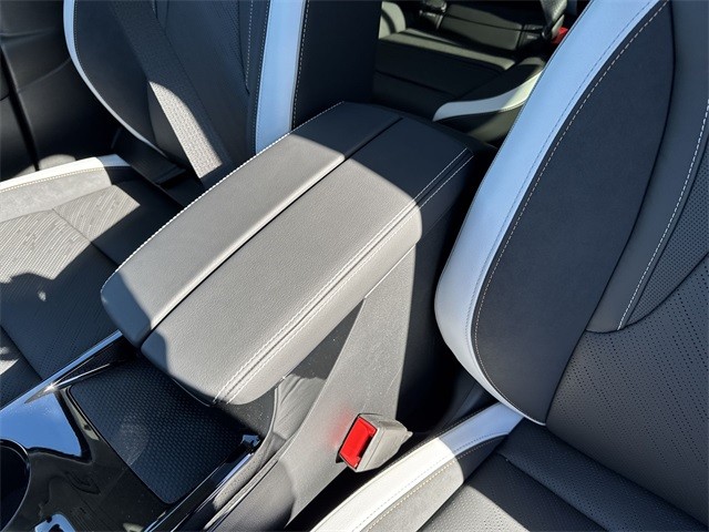 Buick Envision Vehicle Full-screen Gallery Image 21