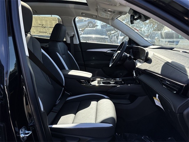 Buick Envision Vehicle Full-screen Gallery Image 26