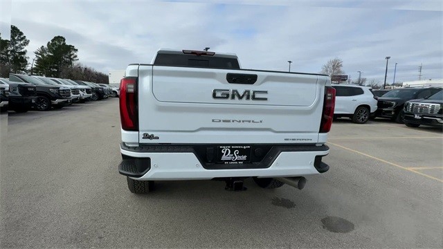 GMC Sierra 3500HD Vehicle Full-screen Gallery Image 07