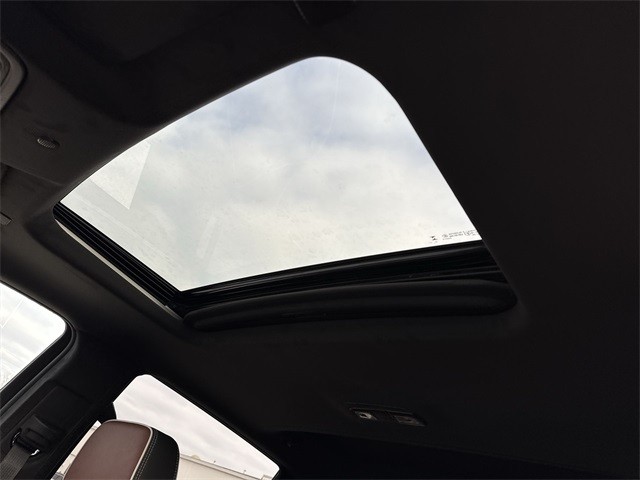 GMC Sierra 3500HD Vehicle Full-screen Gallery Image 22