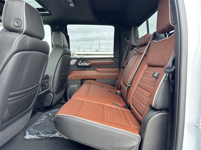 GMC Sierra 3500HD Vehicle Full-screen Gallery Image 23