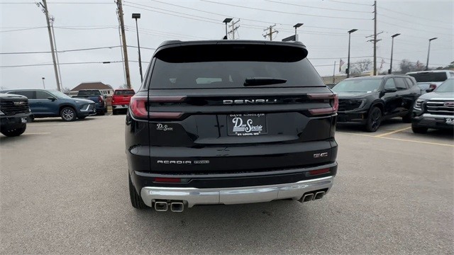 GMC Acadia Vehicle Full-screen Gallery Image 07