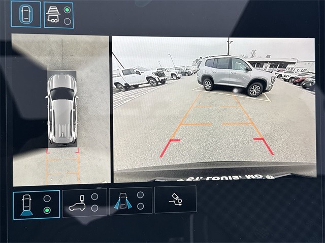 GMC Acadia Vehicle Full-screen Gallery Image 17