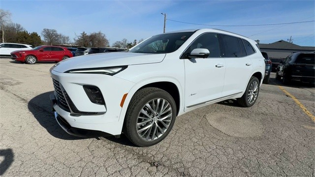 Buick Enclave Vehicle Full-screen Gallery Image 04