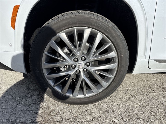 Buick Enclave Vehicle Full-screen Gallery Image 10