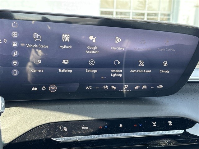 Buick Enclave Vehicle Full-screen Gallery Image 16
