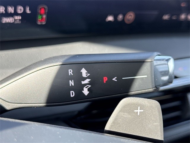 Buick Enclave Vehicle Full-screen Gallery Image 20