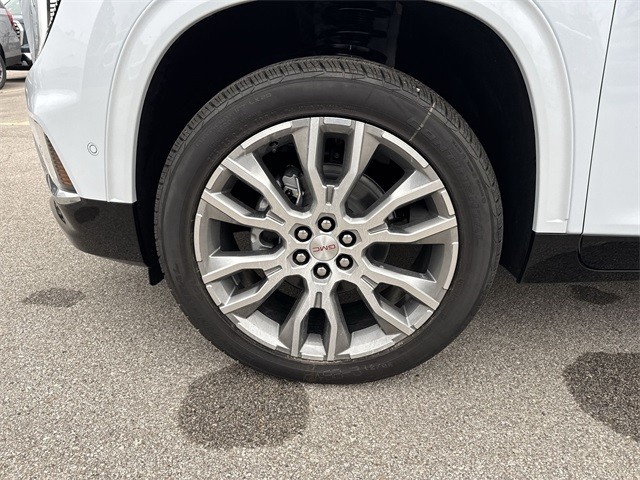 GMC Acadia Vehicle Full-screen Gallery Image 10