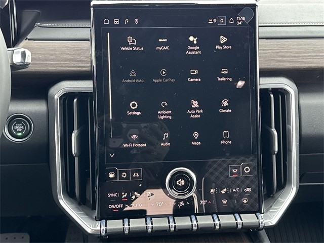 GMC Acadia Vehicle Full-screen Gallery Image 16