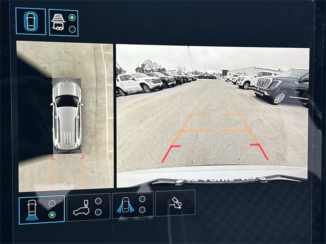 GMC Acadia Vehicle Full-screen Gallery Image 17