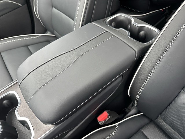 GMC Acadia Vehicle Full-screen Gallery Image 21