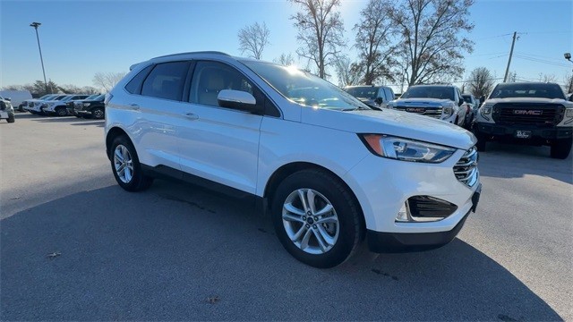 Ford Edge Vehicle Full-screen Gallery Image 02