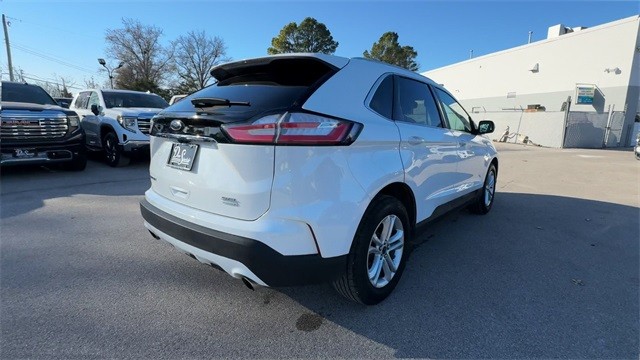 Ford Edge Vehicle Full-screen Gallery Image 10