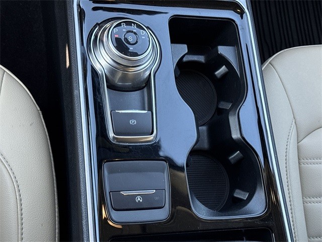 Ford Edge Vehicle Full-screen Gallery Image 20