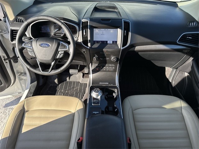 Ford Edge Vehicle Full-screen Gallery Image 24