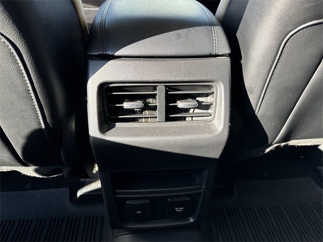 Ford Edge Vehicle Full-screen Gallery Image 25