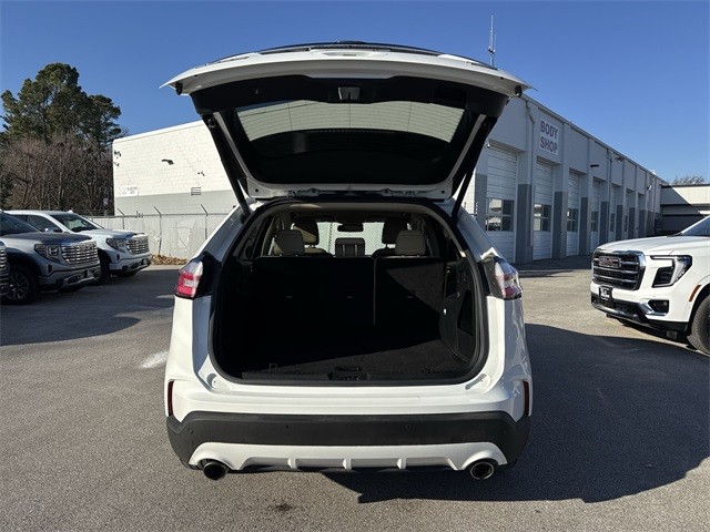 Ford Edge Vehicle Full-screen Gallery Image 29