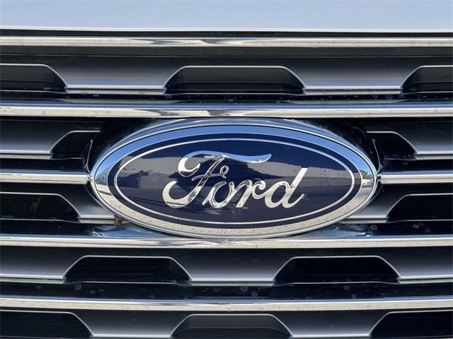 Ford Edge Vehicle Full-screen Gallery Image 34