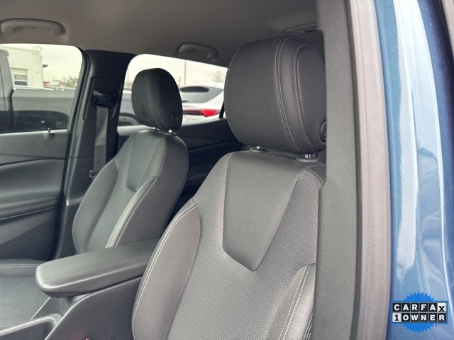 Buick Encore GX Vehicle Full-screen Gallery Image 17