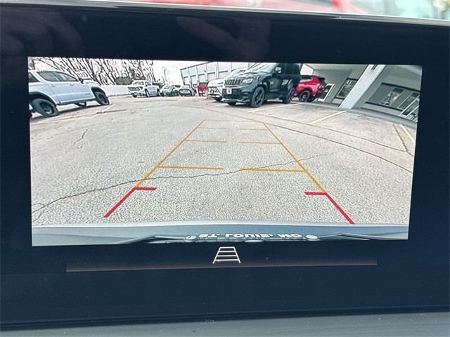 Buick Encore GX Vehicle Full-screen Gallery Image 14