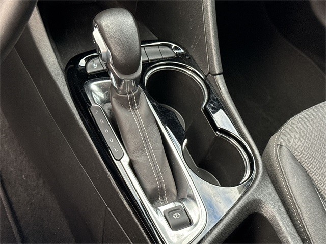 Buick Encore GX Vehicle Full-screen Gallery Image 15