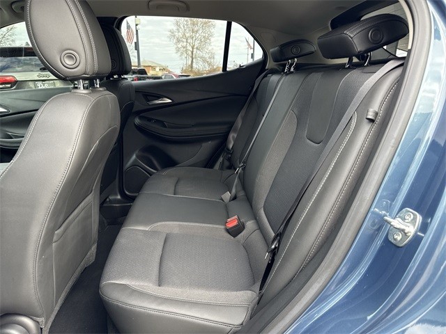 Buick Encore GX Vehicle Full-screen Gallery Image 22