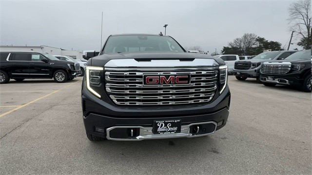 GMC Sierra 1500 Vehicle Full-screen Gallery Image 03