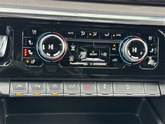 GMC Sierra 1500 Vehicle Full-screen Gallery Image 19